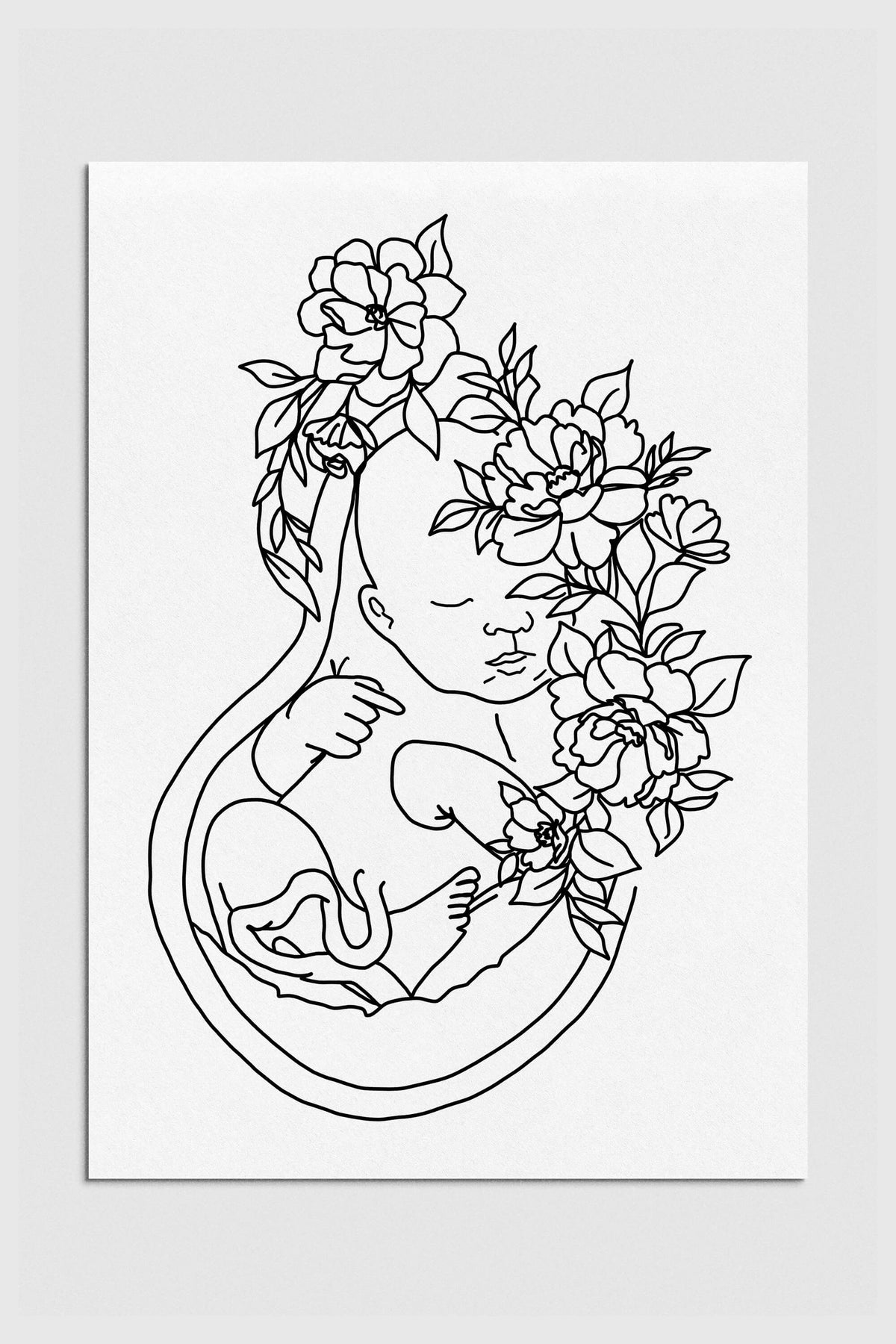 Black and white line art print depicting a floral uterus, perfect for pregnancy announcements. Delicate lines and intricate details celebrate the beauty of fertility and new beginnings.